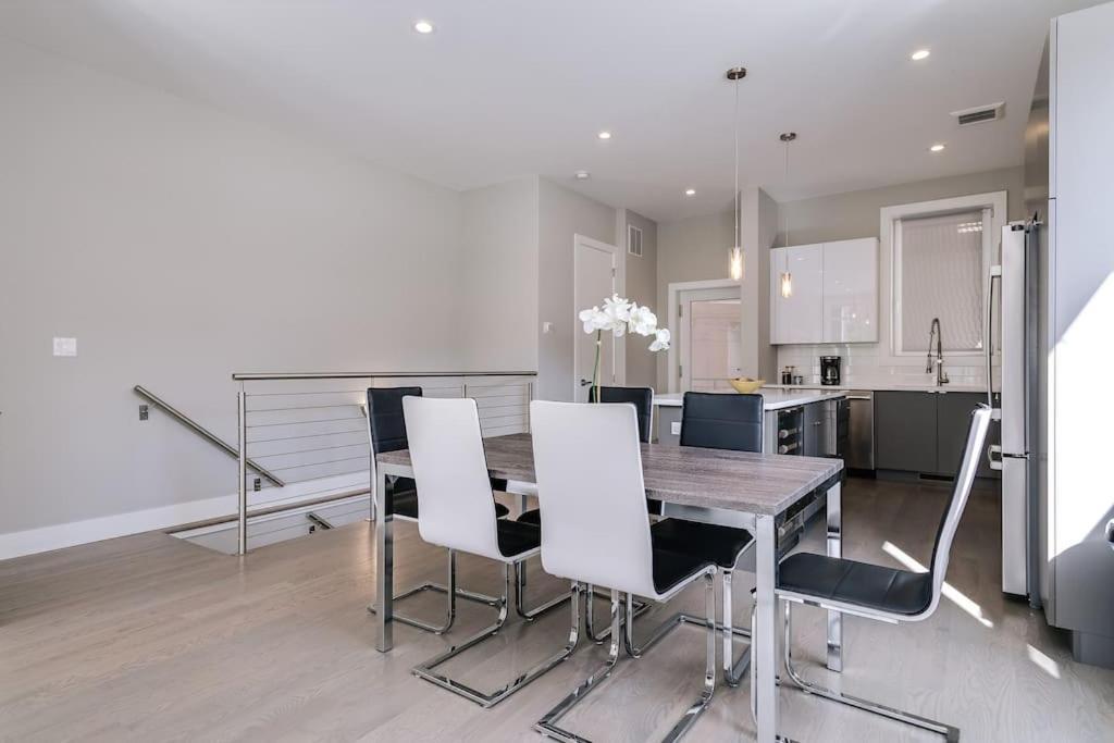 Stunning Duplex Condo #1 - Downtown River North Chicago Exterior foto